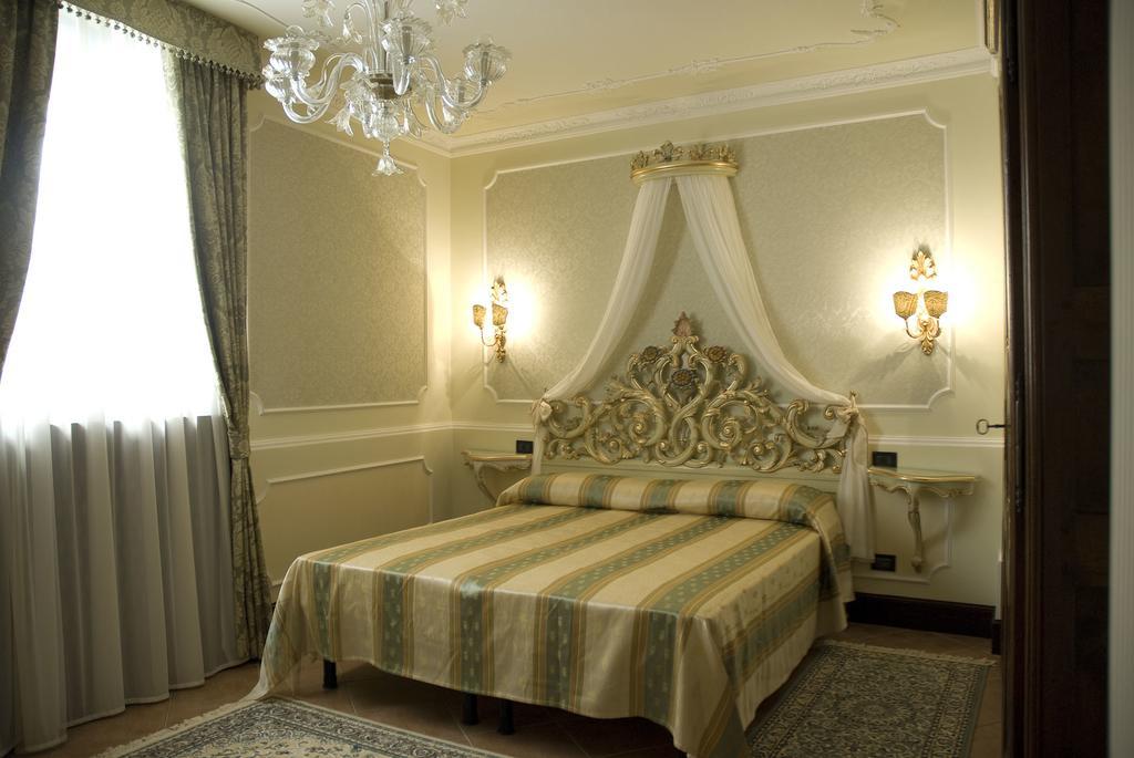 Appartamento Ca' Cavalli Venedig Rum bild